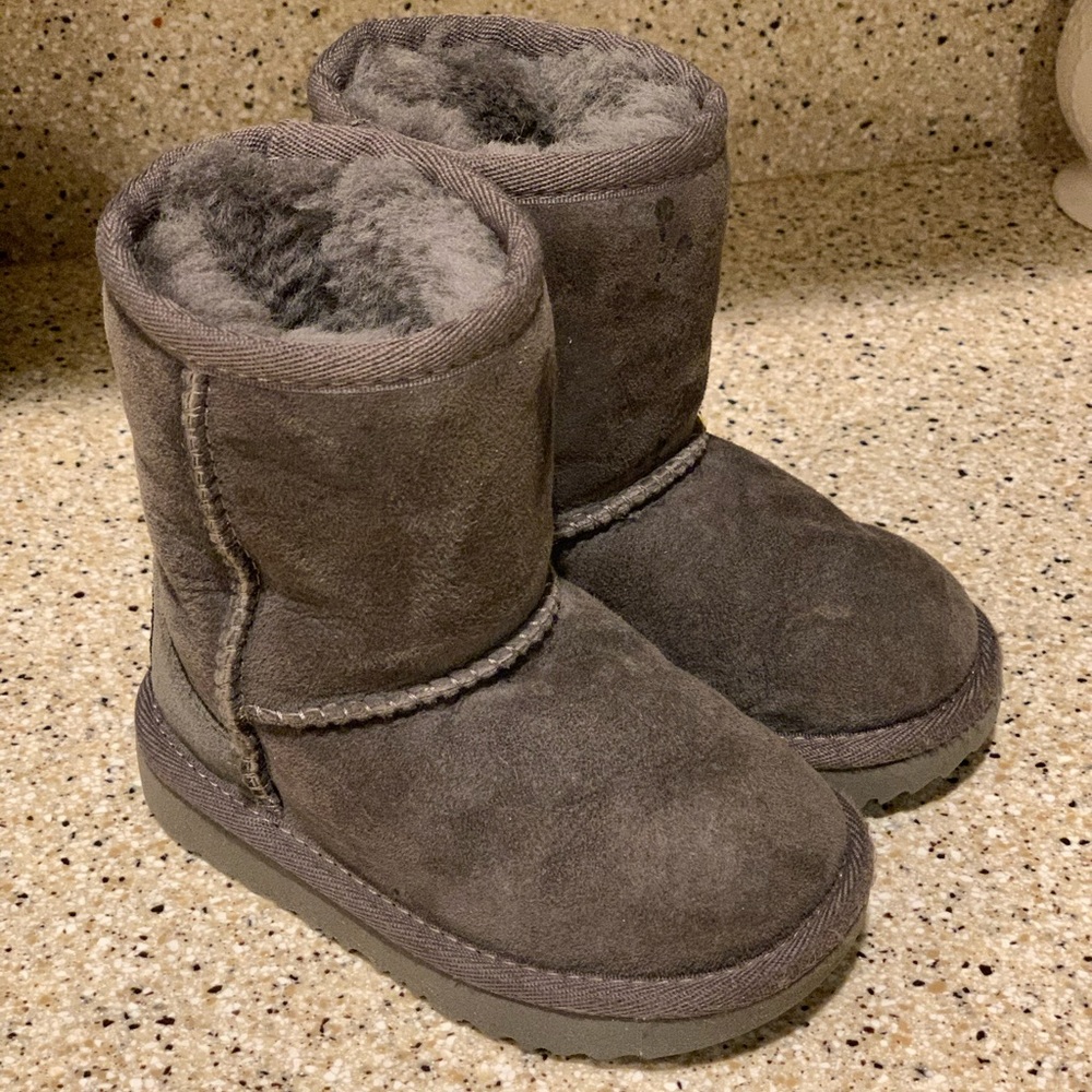 Toddler Classic Uggs